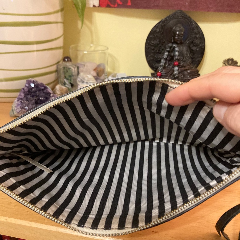 Kate Spade New York Southport Avenue Gia Clutch Purse Pebbled Leather EUC - Picture 7 of 12